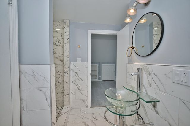 7412 Keeler Avenue, Skokie, IL 60076