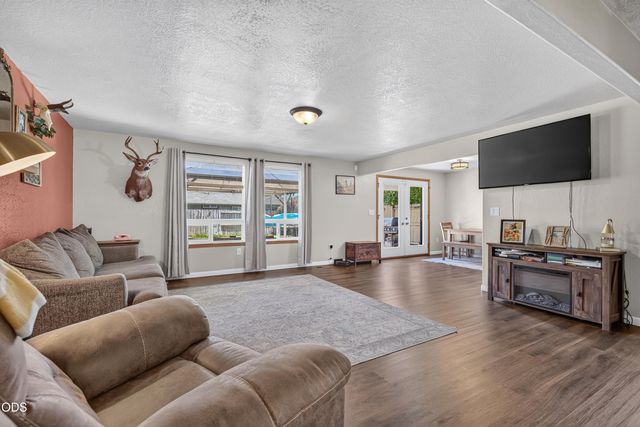 1401 Andrew Drive, Medford, OR 97501