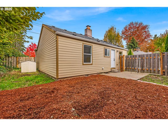 14406 E BURNSIDE St, Portland, OR 97233