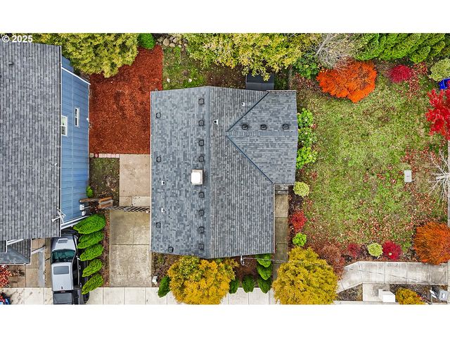 14406 E BURNSIDE St, Portland, OR 97233