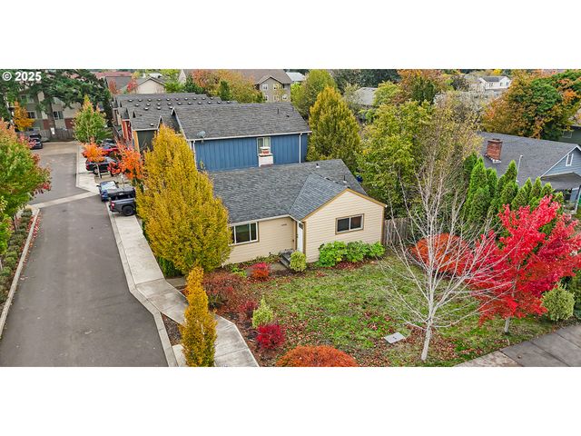 14406 E BURNSIDE St, Portland, OR 97233