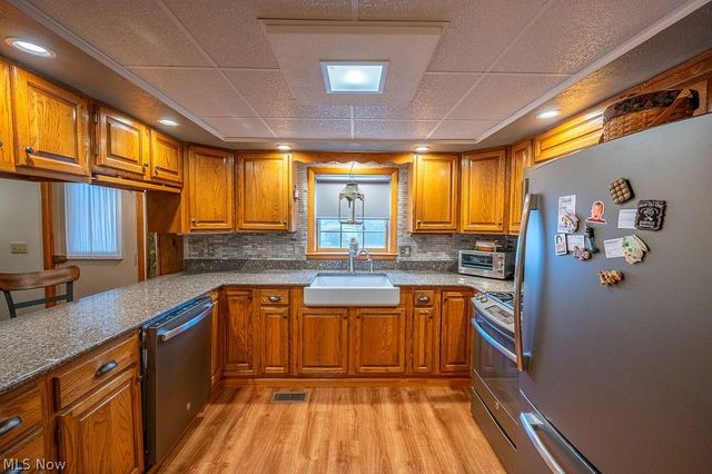 1809 Pennsylvania Avenue, Belpre, OH 45714