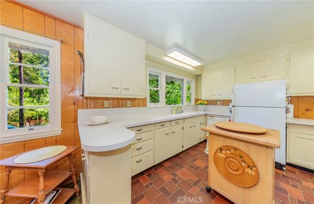 1173 Railroad Lane, Fish Camp, CA 93623