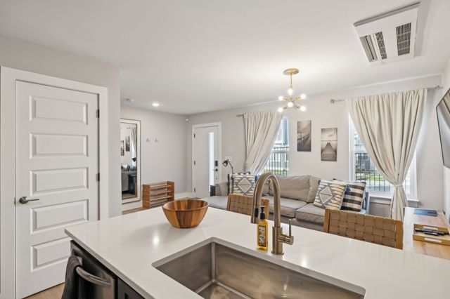 110 Duke St Apt 3, Nashville, TN 37207