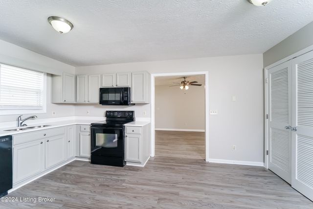 6905 Wood Rd, Louisville, KY 40258