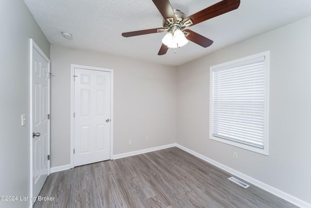 6905 Wood Rd, Louisville, KY 40258