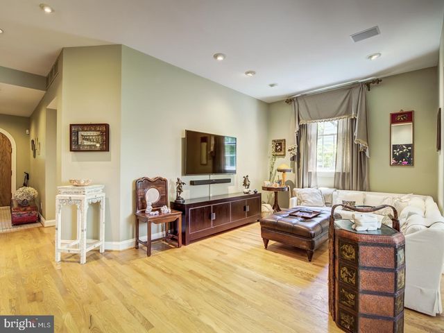 3808 CATHEDRAL AVE NW, Washington, DC 20016