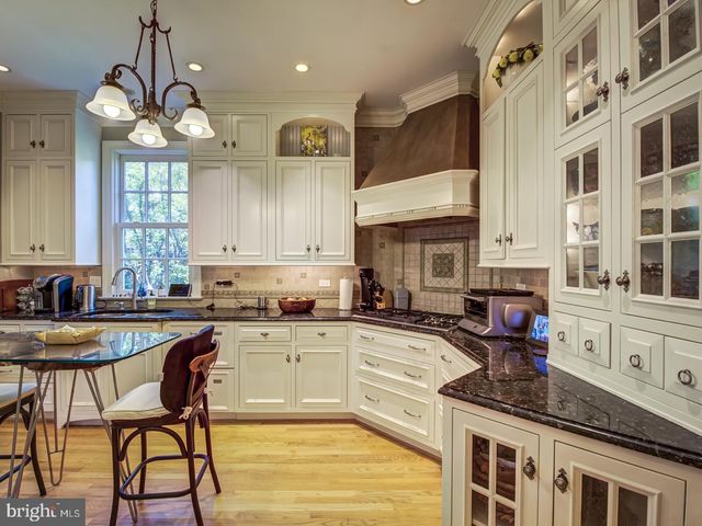 3808 CATHEDRAL AVE NW, Washington, DC 20016