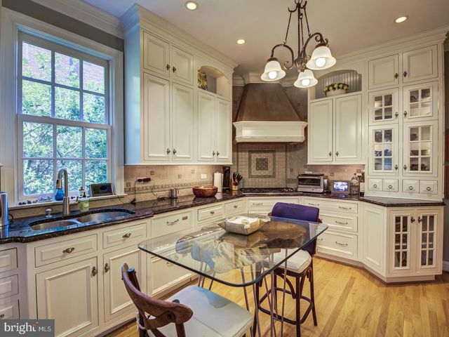 3808 CATHEDRAL AVE NW, Washington, DC 20016