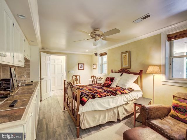 3808 CATHEDRAL AVE NW, Washington, DC 20016