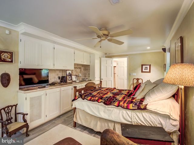 3808 CATHEDRAL AVE NW, Washington, DC 20016