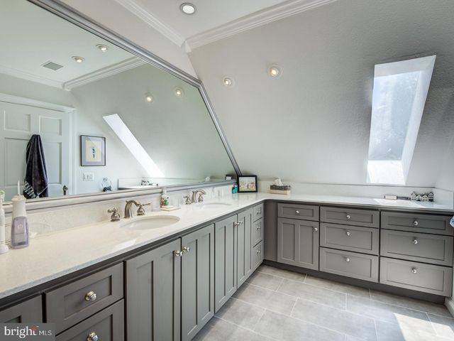 3808 CATHEDRAL AVE NW, Washington, DC 20016