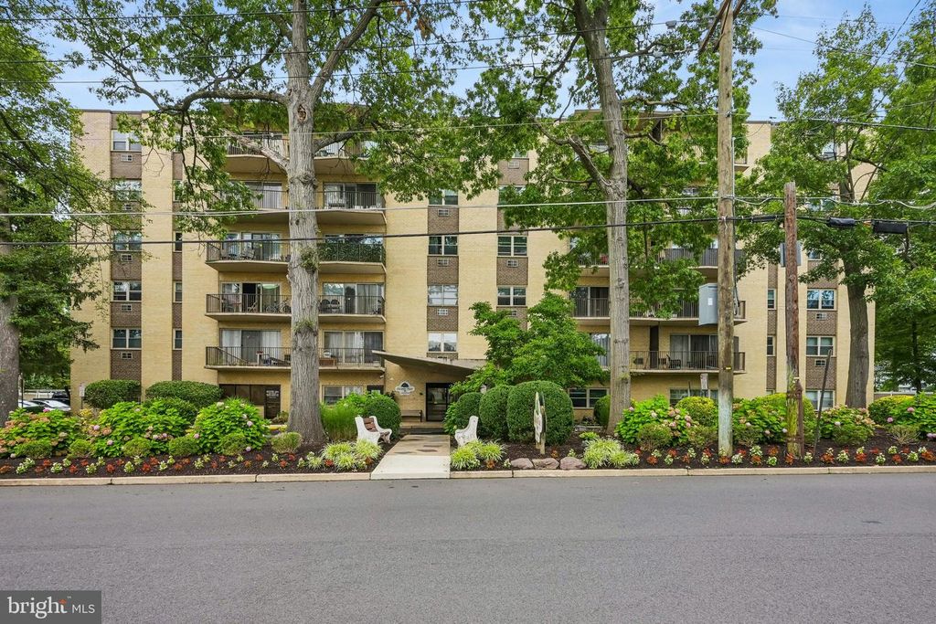 414 CHESTNUT ST, Cherry Hill, NJ 08002