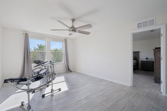 2044 CADES COVE WAY, Deland, FL 32720