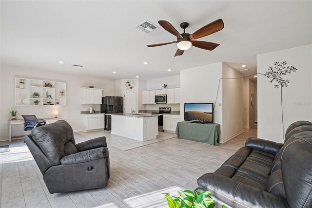 2044 CADES COVE WAY, Deland, FL 32720