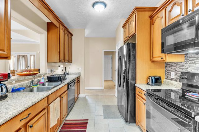225 Twin Oaks Lane, Wetumpka, AL 36093