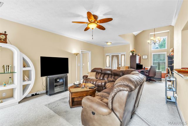 225 Twin Oaks Lane, Wetumpka, AL 36093
