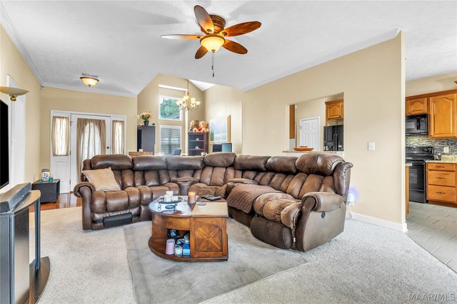 225 Twin Oaks Lane, Wetumpka, AL 36093