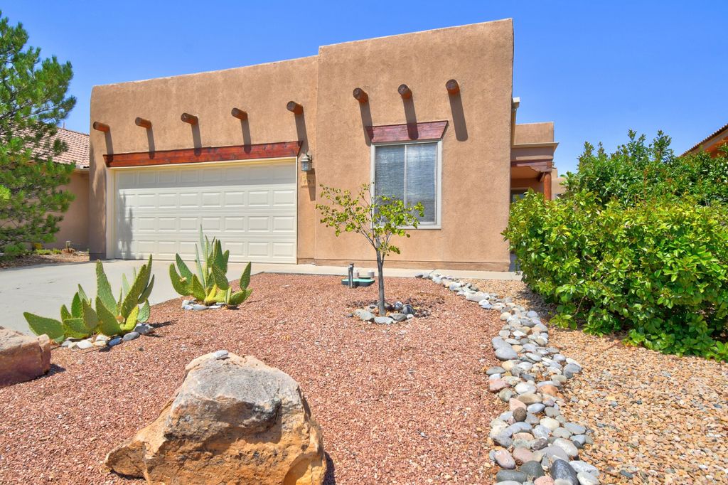 931 Desert Willow Court, Bernalillo, NM 87004