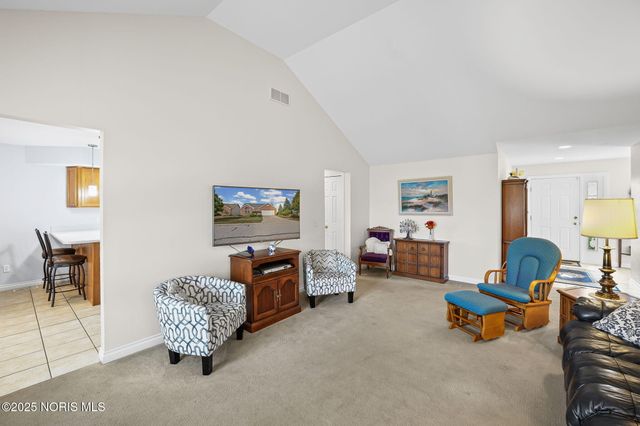 10732 S Lakes Drive, Perrysburg, OH 43551