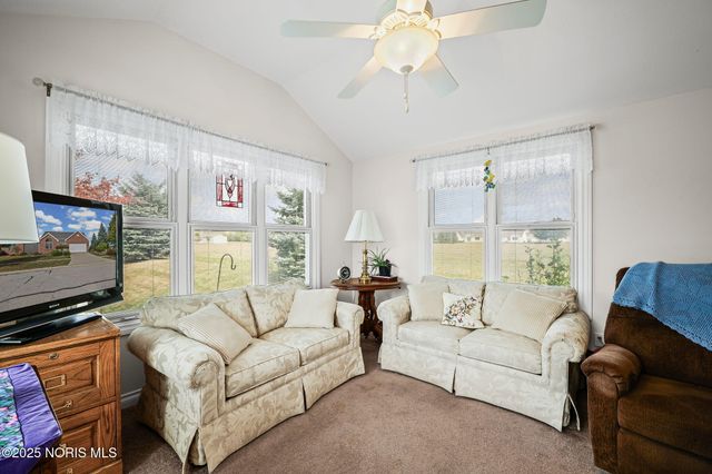 10732 S Lakes Drive, Perrysburg, OH 43551