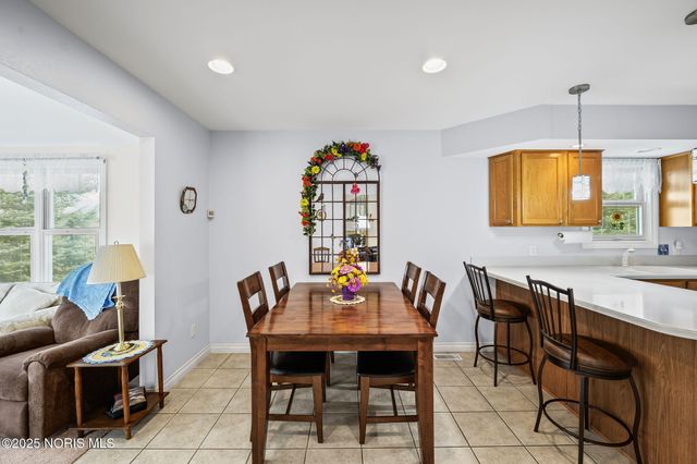 10732 S Lakes Drive, Perrysburg, OH 43551