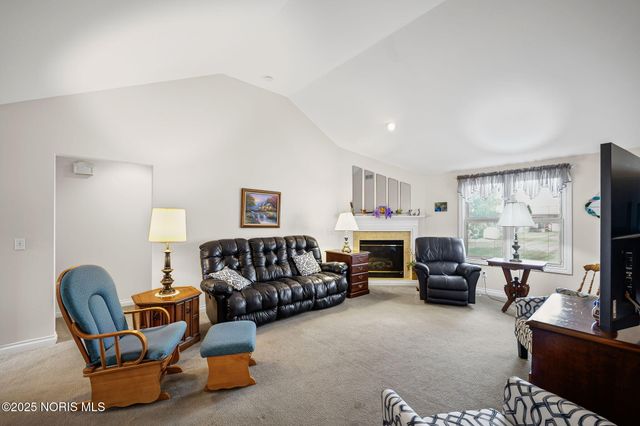 10732 S Lakes Drive, Perrysburg, OH 43551