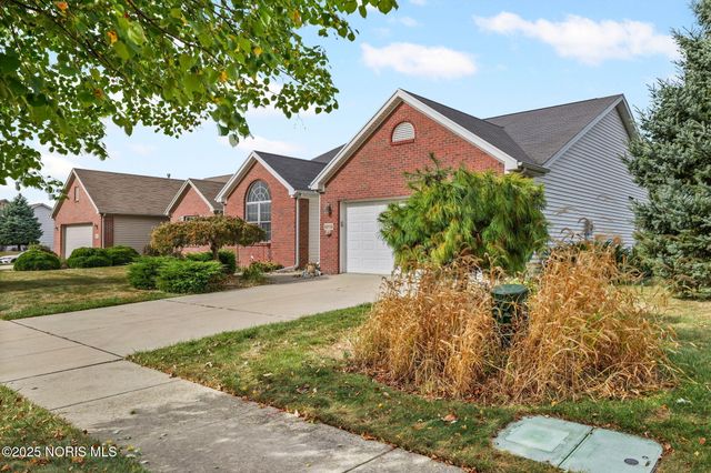 10732 S Lakes Drive, Perrysburg, OH 43551