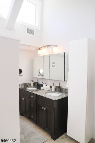 3 Openaki Rd, Randolph Twp., NJ 07869