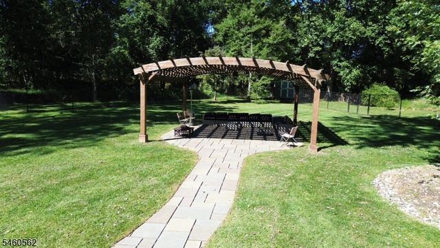 3 Openaki Rd, Randolph Twp., NJ 07869