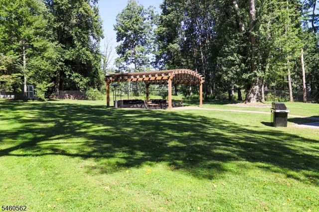 3 Openaki Rd, Randolph Twp., NJ 07869
