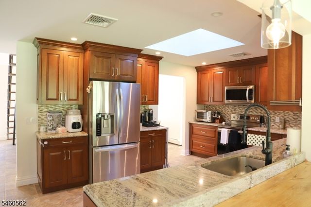 3 Openaki Rd, Randolph Twp., NJ 07869