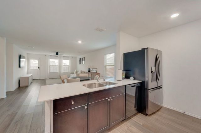 424 Frio Pass Trl, Haslet, TX 76052