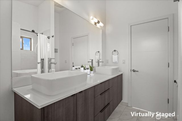 4270 S Greenbelt Station Drive, Seattle, WA 98118