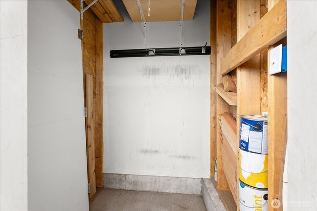 4270 S Greenbelt Station Drive, Seattle, WA 98118