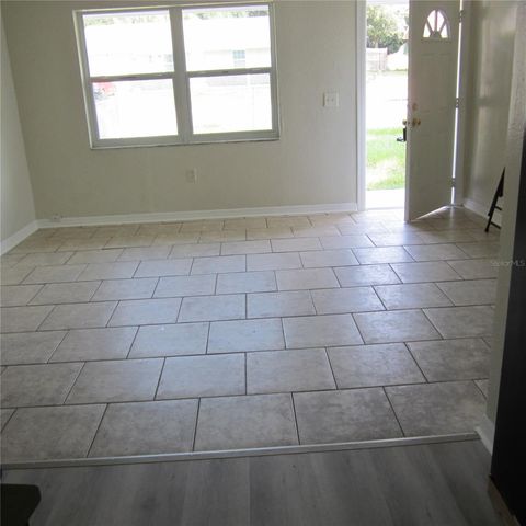 520 W ELLA J GILMORE STREET, Apopka, FL 32703