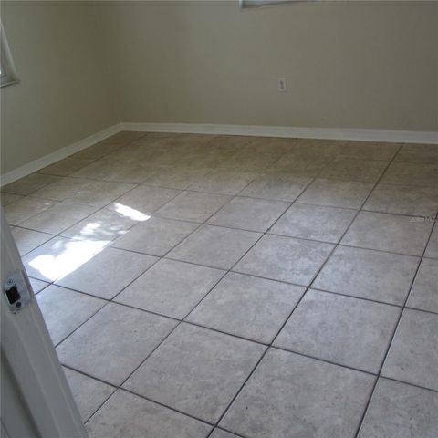 520 W ELLA J GILMORE STREET, Apopka, FL 32703