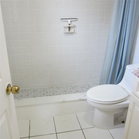 520 W ELLA J GILMORE STREET, Apopka, FL 32703