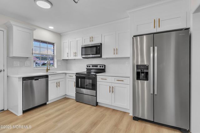32D Yorkshire Court D, Manchester, NJ 08759