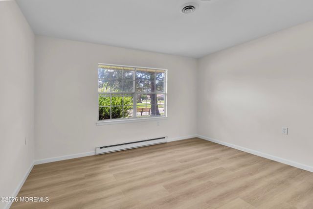 32D Yorkshire Court D, Manchester, NJ 08759