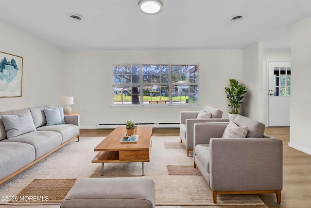 32D Yorkshire Court D, Manchester, NJ 08759