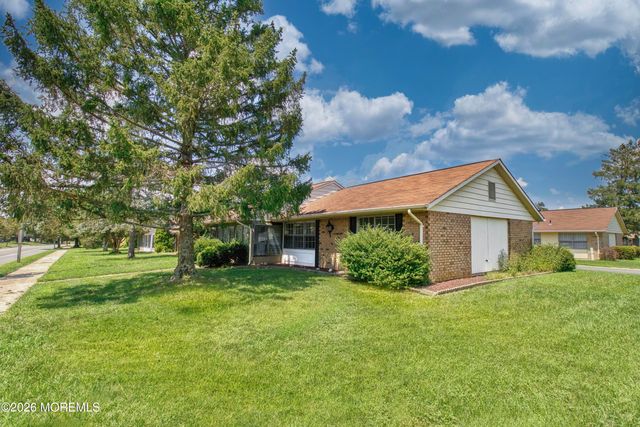 32D Yorkshire Court D, Manchester, NJ 08759