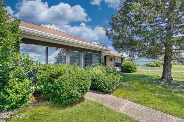 32D Yorkshire Court D, Manchester, NJ 08759