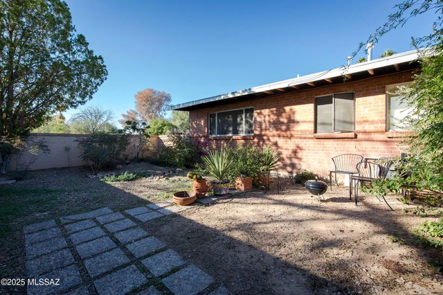 4902 E Copper Street, Tucson, AZ 85712