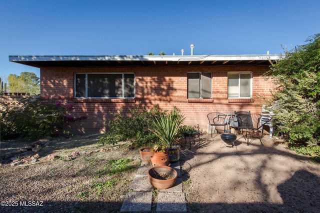 4902 E Copper Street, Tucson, AZ 85712