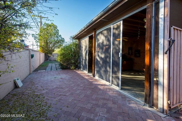 4902 E Copper Street, Tucson, AZ 85712