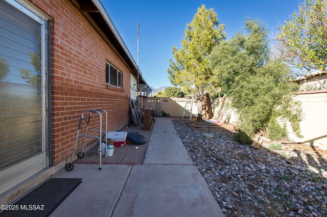 4902 E Copper Street, Tucson, AZ 85712
