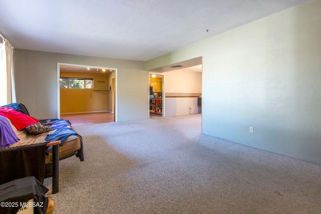 4902 E Copper Street, Tucson, AZ 85712