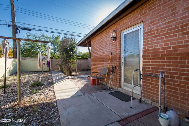 4902 E Copper Street, Tucson, AZ 85712