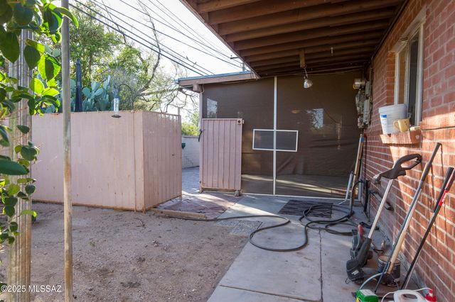 4902 E Copper Street, Tucson, AZ 85712